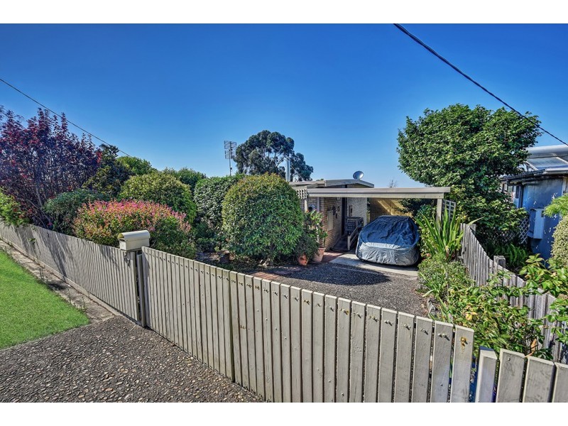 67 Capes Road, Lakes Entrance VIC 3909