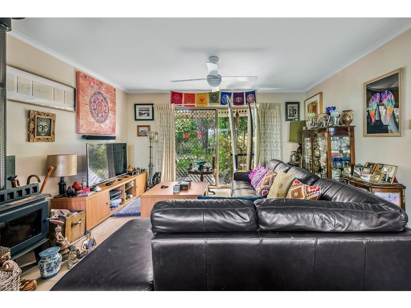 67 Capes Road, Lakes Entrance VIC 3909