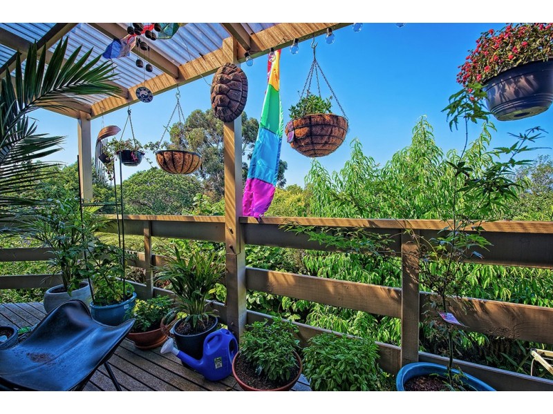 67 Capes Road, Lakes Entrance VIC 3909