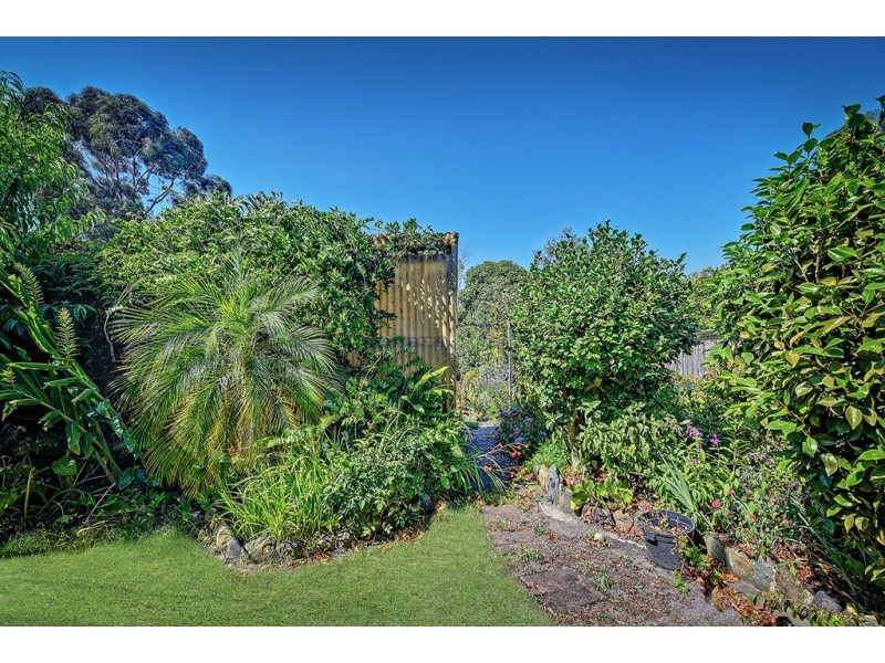 67 Capes Road, Lakes Entrance VIC 3909