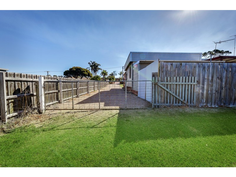 12 A and B Bills Street, Lakes Entrance VIC 3909