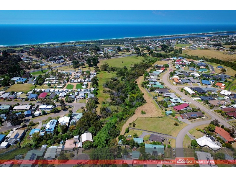 121 Princes Highway, Lakes Entrance VIC 3909