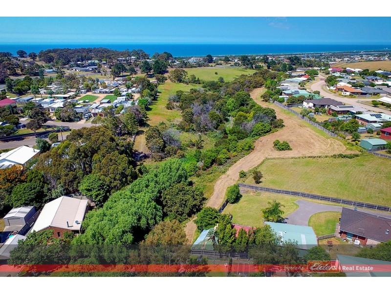 121 Princes Highway, Lakes Entrance VIC 3909