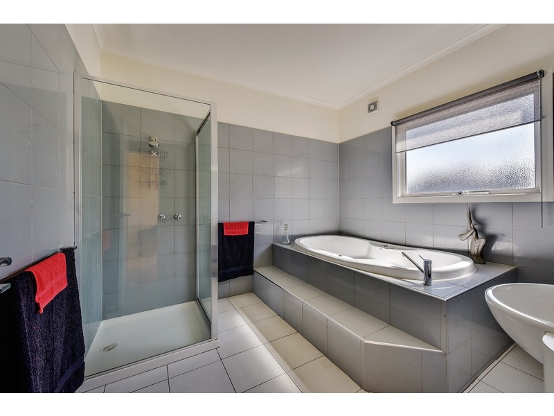 7 New Street, Lakes Entrance VIC 3909