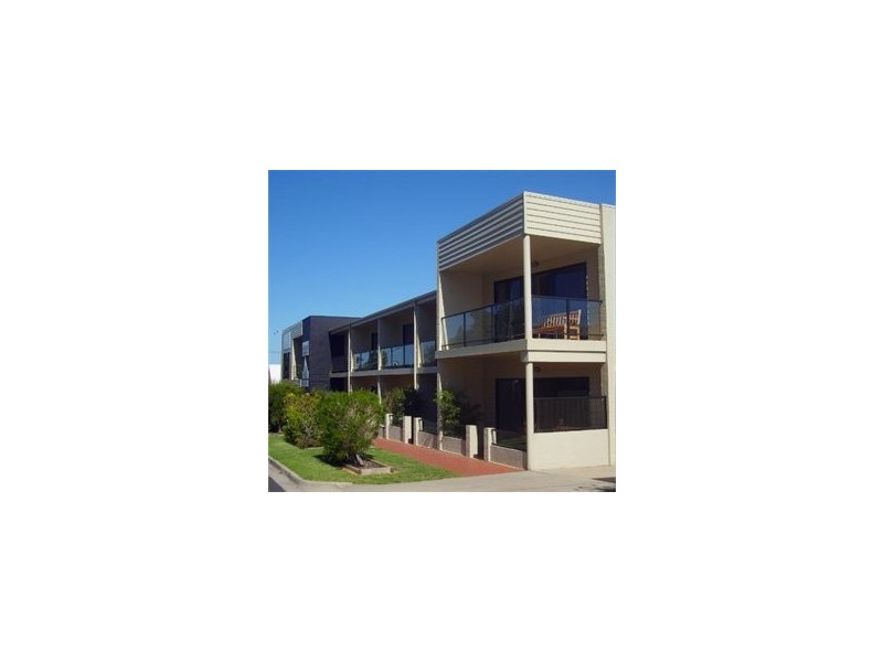 1/11 Kurnai Avenue, Metung VIC 3904