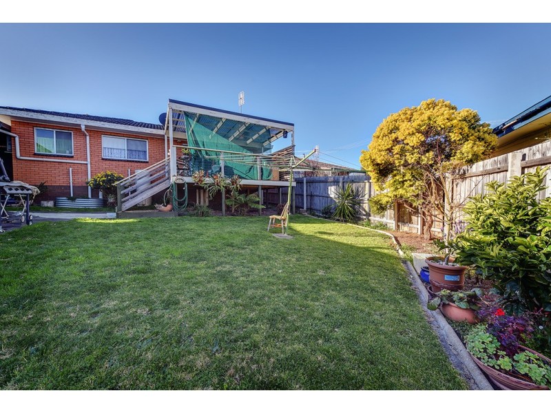 15 Capes Road, Lakes Entrance VIC 3909