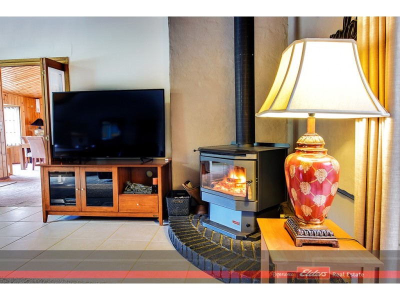 20 Secomb Close, Lakes Entrance VIC 3909