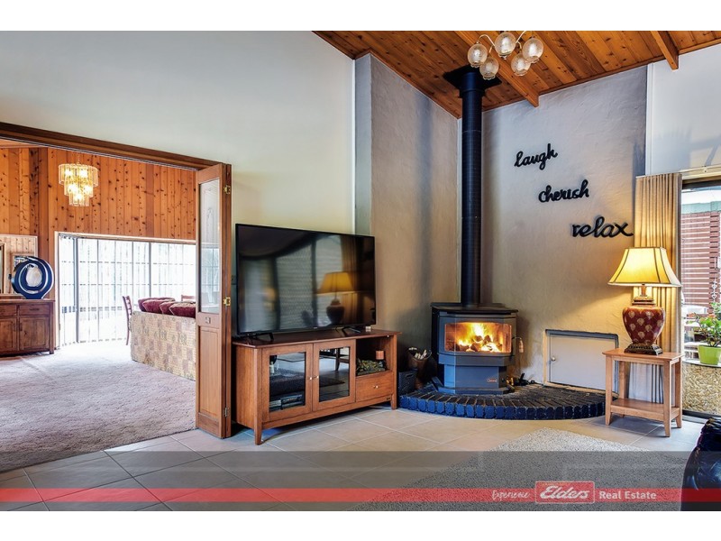 20 Secomb Close, Lakes Entrance VIC 3909