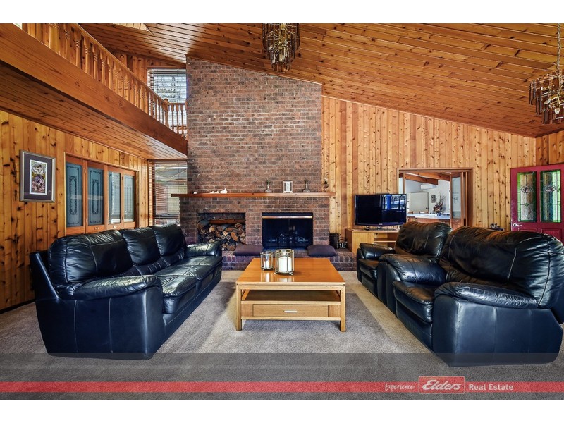 20 Secomb Close, Lakes Entrance VIC 3909