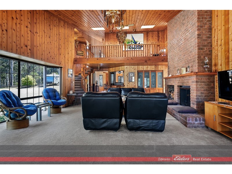 20 Secomb Close, Lakes Entrance VIC 3909