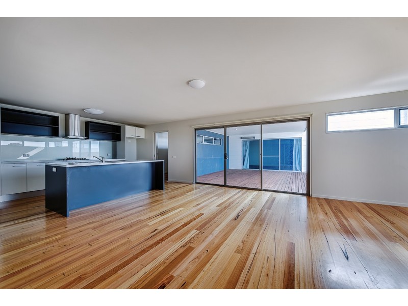 52 Albatross Road, Lakes Entrance VIC 3909