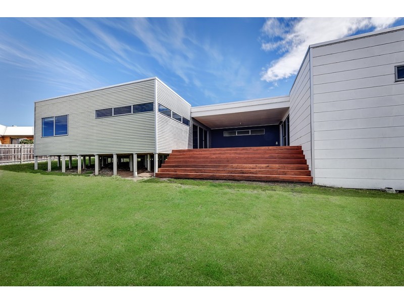52 Albatross Road, Lakes Entrance VIC 3909
