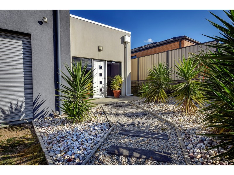 52 Albatross Road, Lakes Entrance VIC 3909