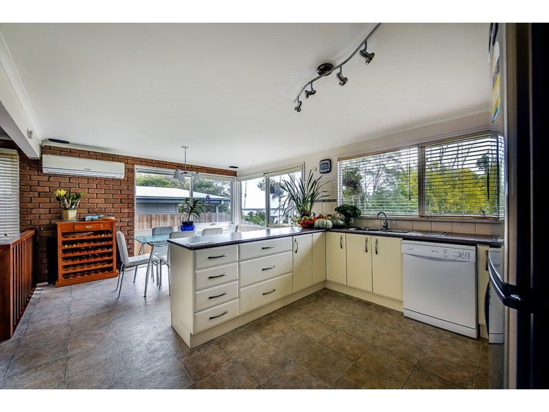 11 LAKE GROVE, Metung VIC 3904