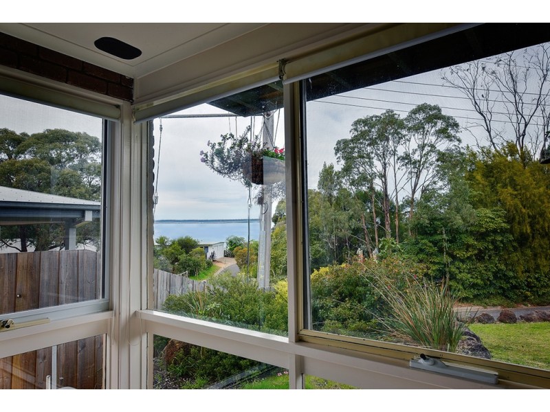 11 LAKE GROVE, Metung VIC 3904