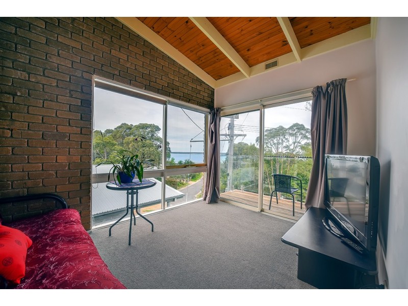 11 LAKE GROVE, Metung VIC 3904