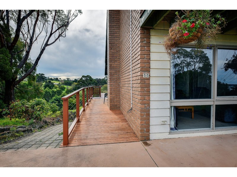 11 LAKE GROVE, Metung VIC 3904