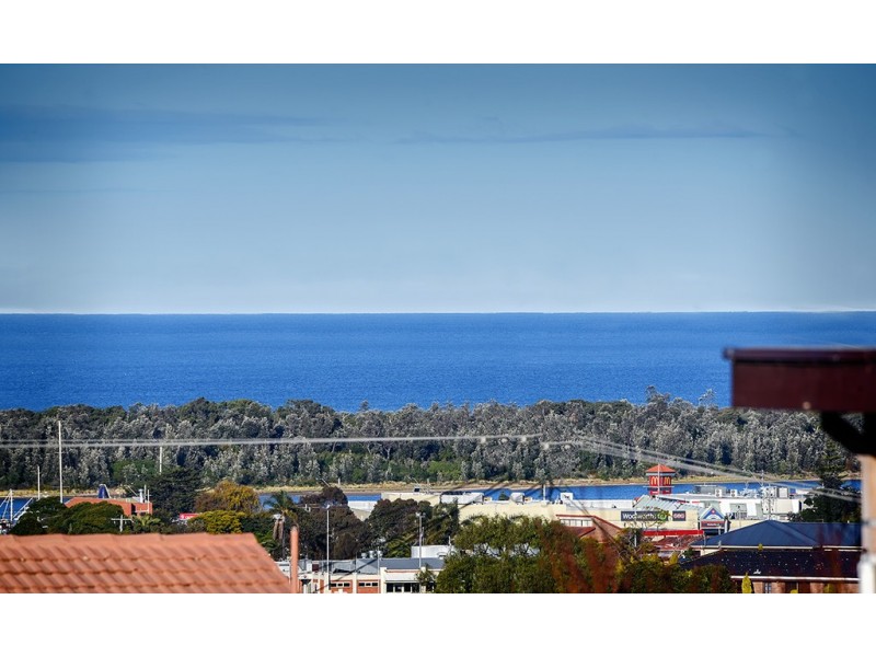 10 Oneills Road, Lakes Entrance VIC 3909