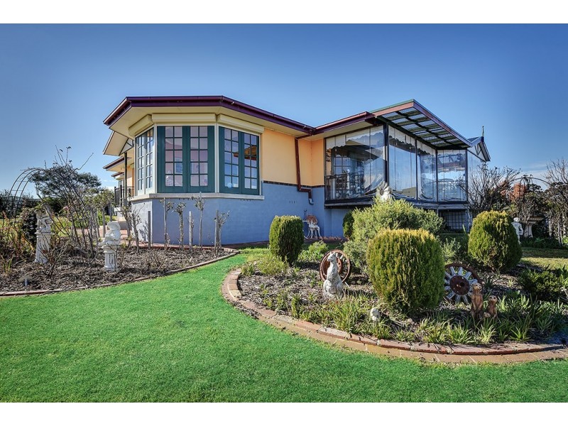 62 CAPES ROAD, Lakes Entrance VIC 3909