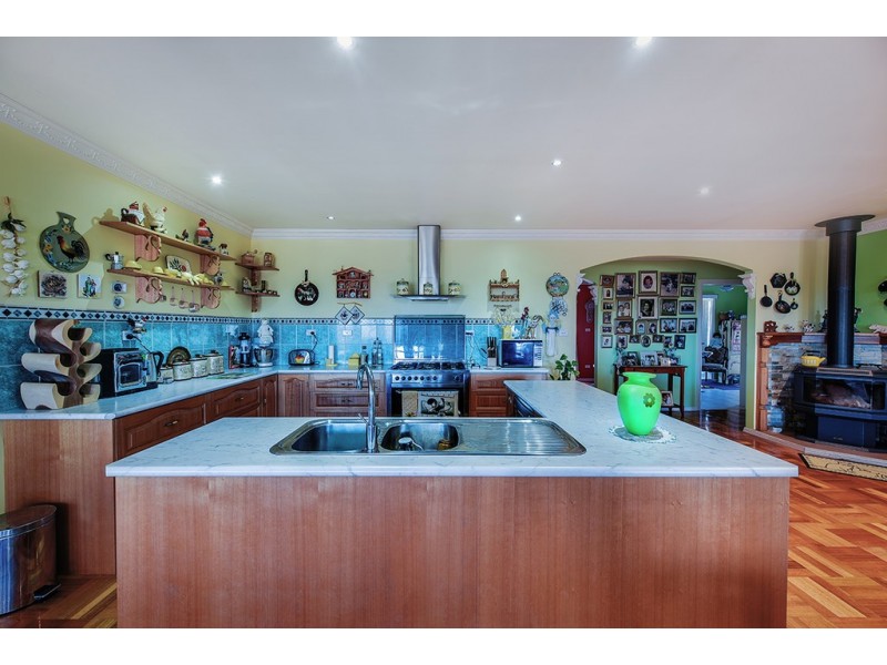 62 CAPES ROAD, Lakes Entrance VIC 3909