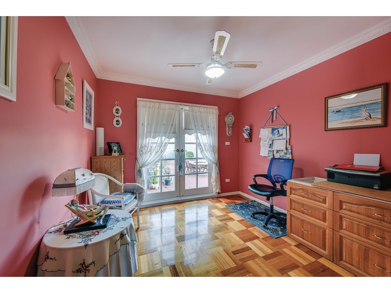 62 CAPES ROAD, Lakes Entrance VIC 3909