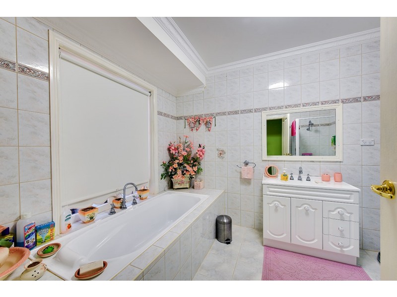 62 CAPES ROAD, Lakes Entrance VIC 3909