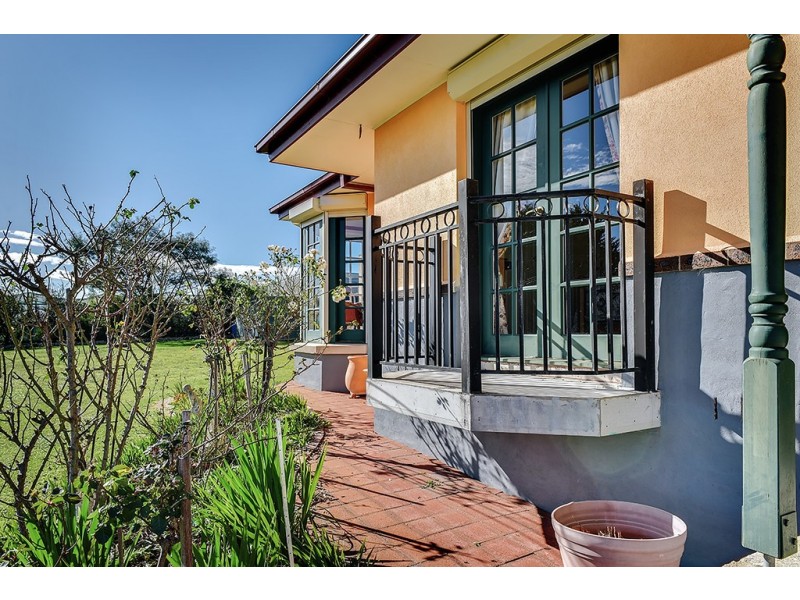 62 CAPES ROAD, Lakes Entrance VIC 3909