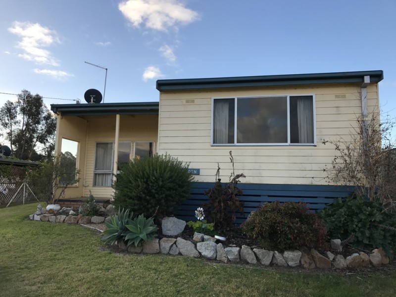 18 HUGH STREET, Metung VIC 3904