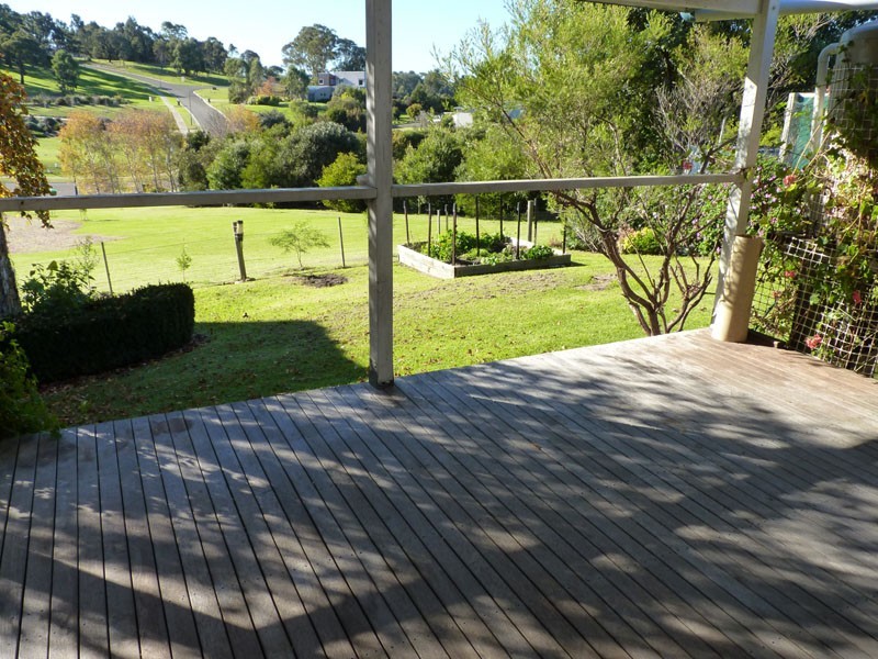 18 HUGH STREET, Metung VIC 3904