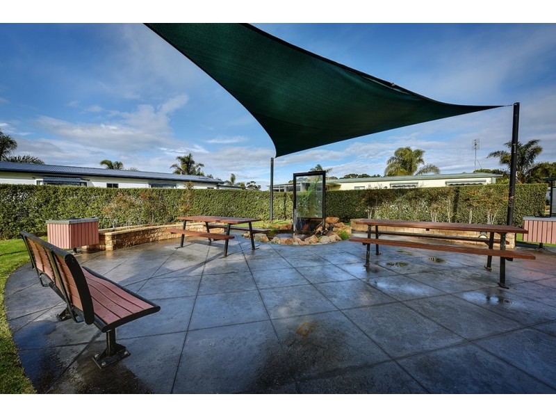 4 / 86 GOLF LINKS ROAD, Lakes Entrance VIC 3909