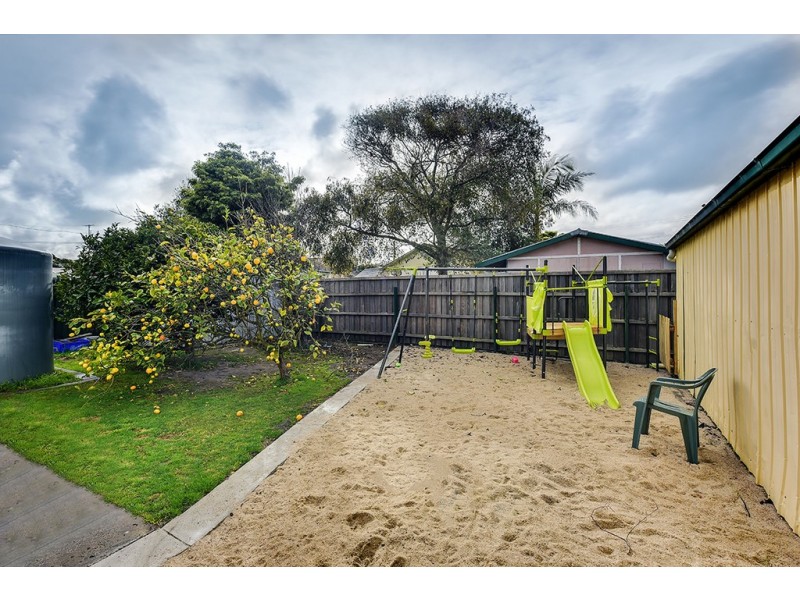 5 Phillips Street, Lakes Entrance VIC 3909