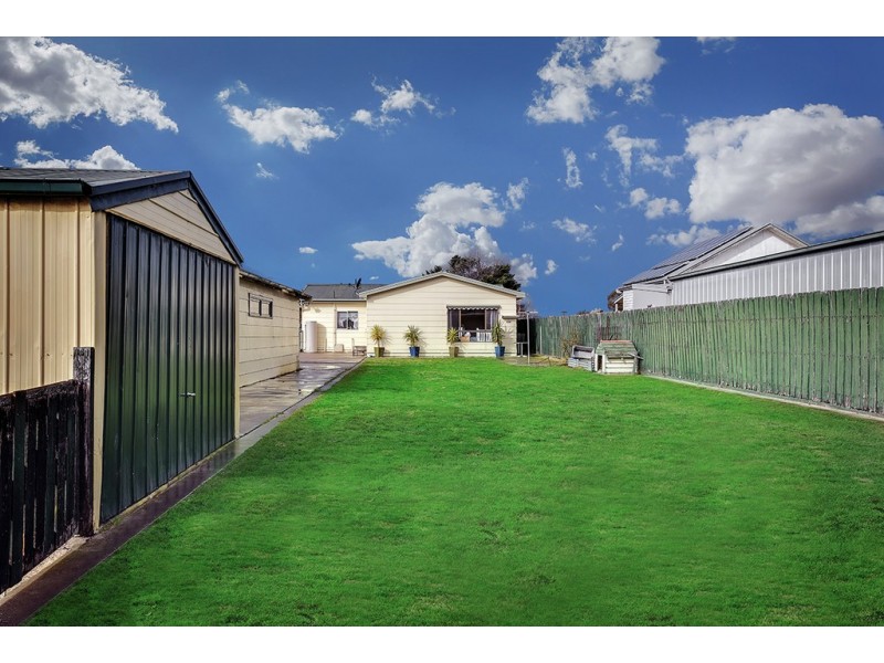 5 Phillips Street, Lakes Entrance VIC 3909