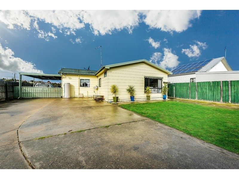 5 Phillips Street, Lakes Entrance VIC 3909