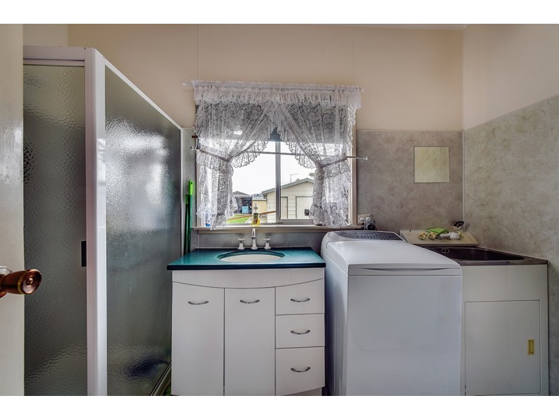 5 Phillips Street, Lakes Entrance VIC 3909