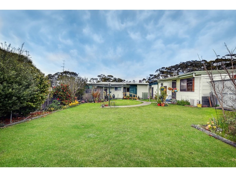 7 COATES ROAD, Lakes Entrance VIC 3909
