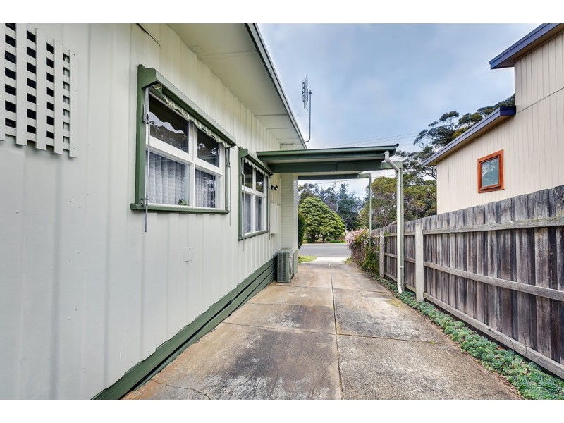 7 COATES ROAD, Lakes Entrance VIC 3909