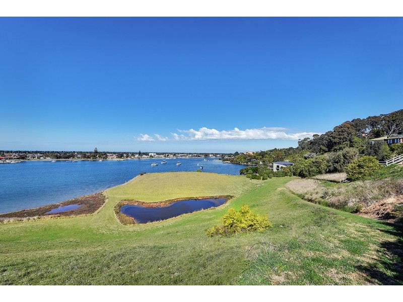 9 Cabarita Point, Lakes Entrance VIC 3909