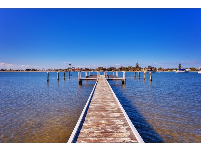 9 Cabarita Point, Lakes Entrance VIC 3909