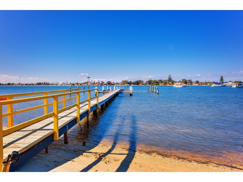 9 Cabarita Point, Lakes Entrance VIC 3909