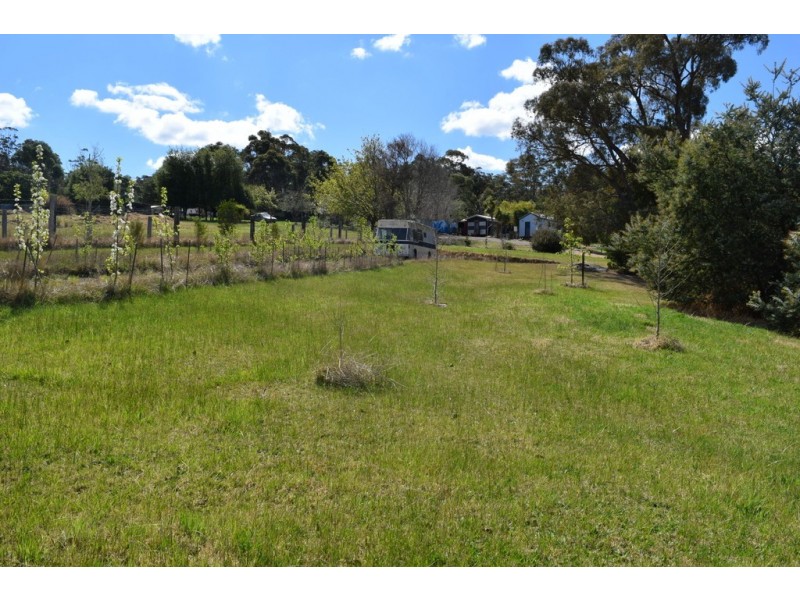 8 GORGE ROAD, Nowa Nowa VIC 3887