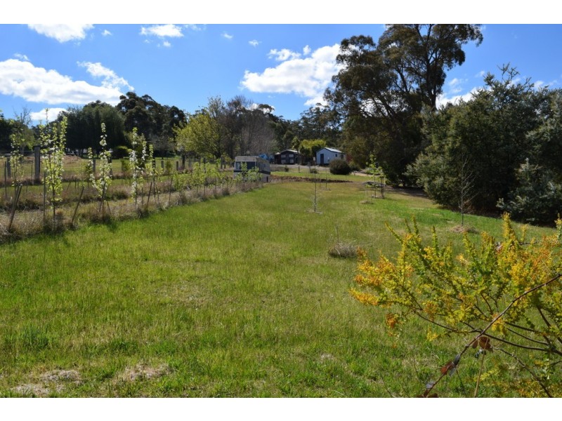 8 GORGE ROAD, Nowa Nowa VIC 3887