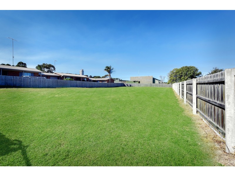 12A BILLS STREET, Lakes Entrance VIC 3909