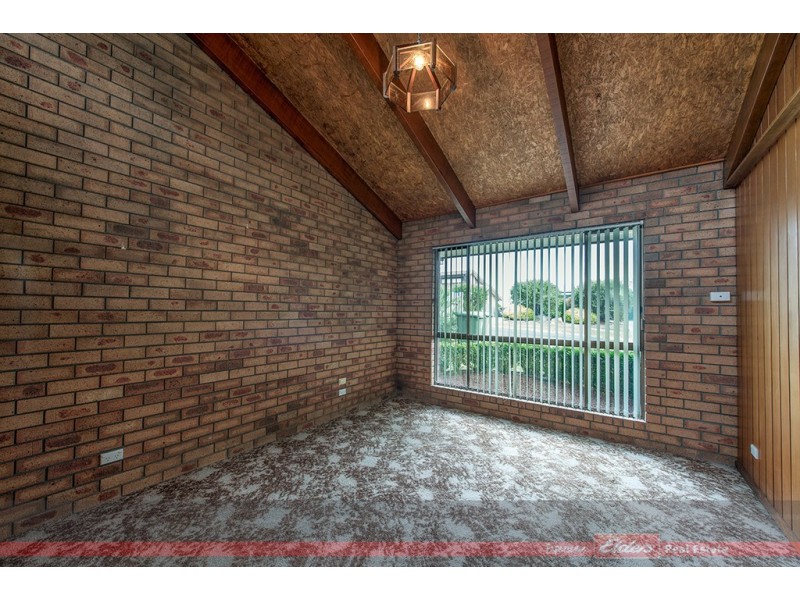 19 PERIWINKLE DRIVE, Lakes Entrance VIC 3909