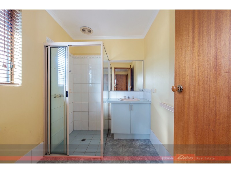 19 PERIWINKLE DRIVE, Lakes Entrance VIC 3909