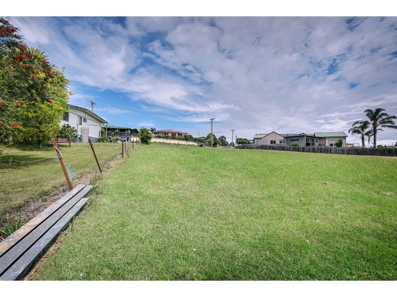25 OUTLOOK DRIVE, Lake Tyers Beach VIC 3909