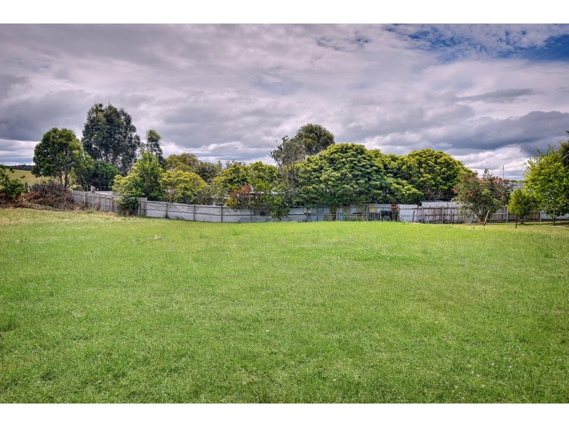 25 OUTLOOK DRIVE, Lake Tyers Beach VIC 3909