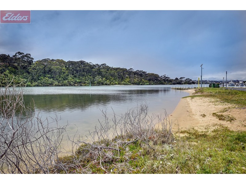 14 MARINE PARADE, Lakes Entrance VIC 3909