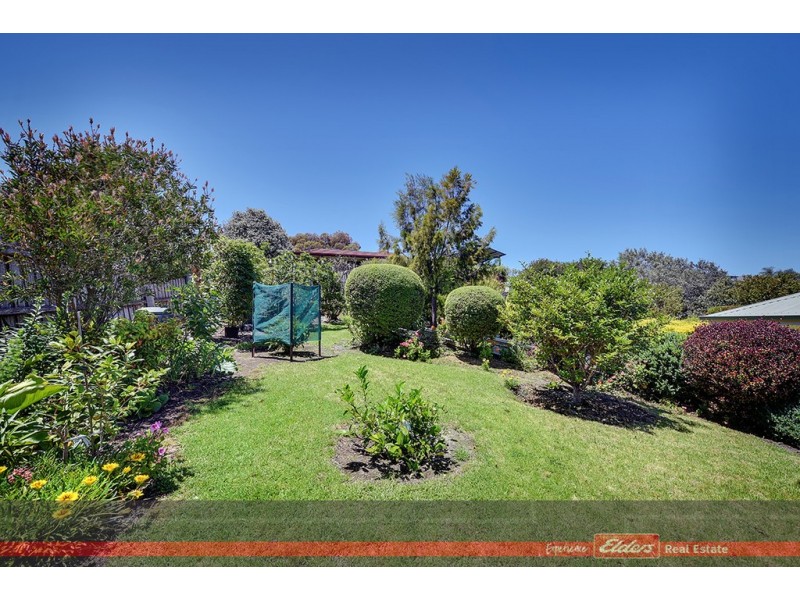 9 Clematis Court, Lakes Entrance VIC 3909