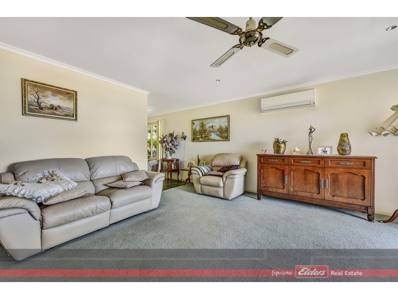 9 Clematis Court, Lakes Entrance VIC 3909
