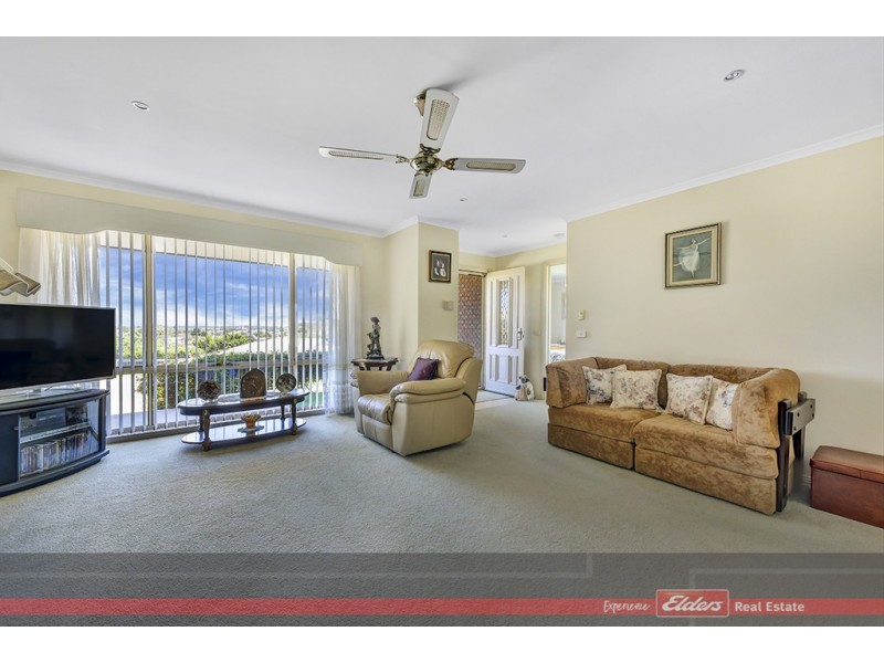 9 Clematis Court, Lakes Entrance VIC 3909
